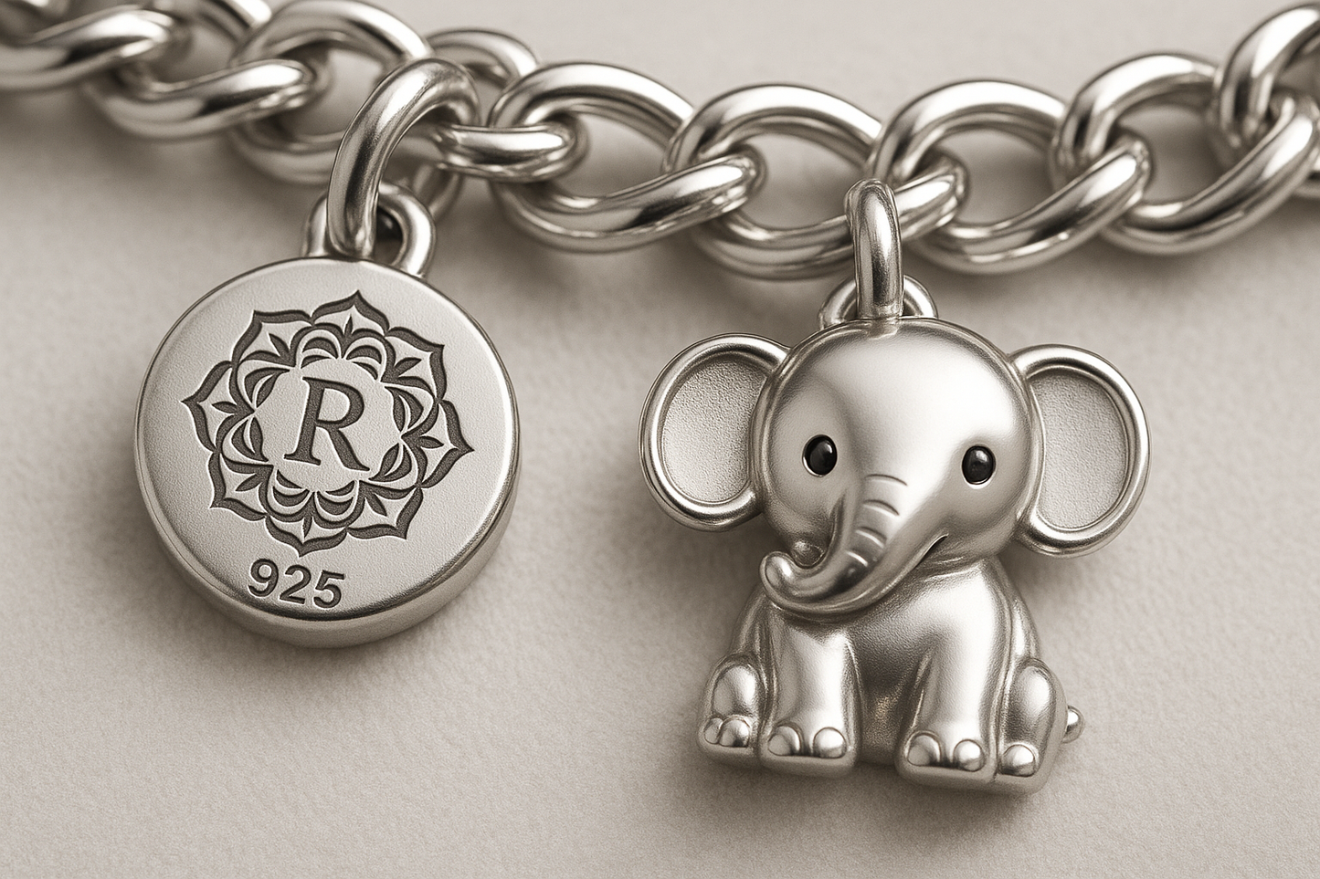 Close-up with logo symbol and 925 marking