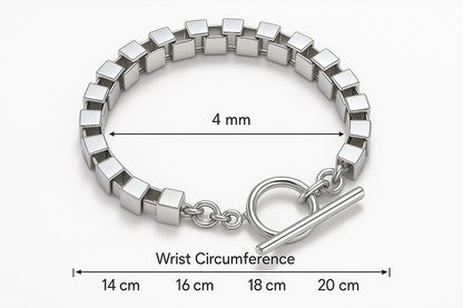Measurement guide showing 4mm thickness and wrist size range