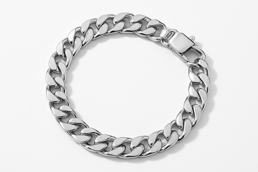 Shining silver curb chain bracelet with polished links
